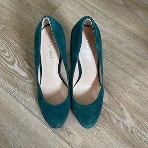 Nine West 8.5 Emerald Heels - worn once